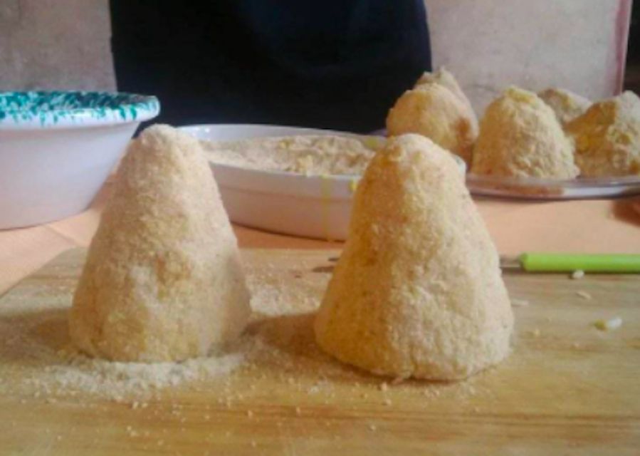 Syracuse: Sicilian Street Food Hands-On Cooking Class - Ettore’s teaching style and the group atmosphere