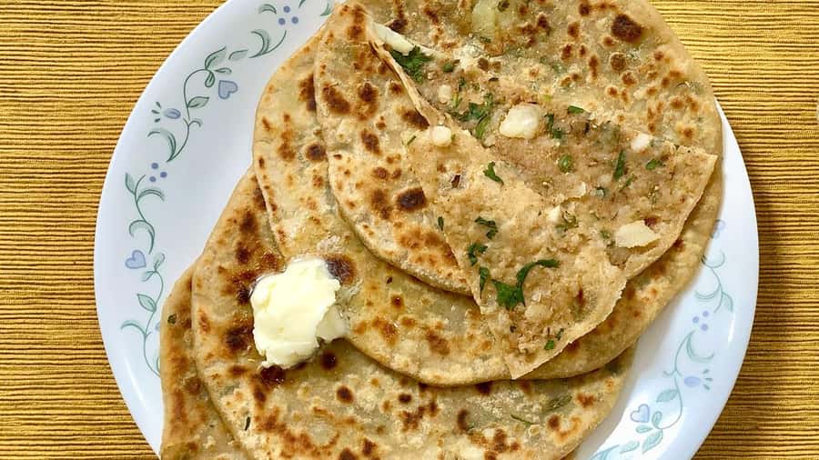Talk & Enjoy with Delhi locals at their home while Cooking - Learning Hindi before the cooking begins
