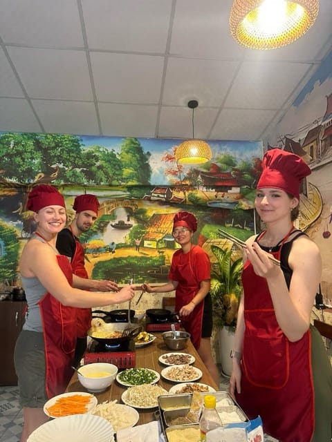 Tam Coc Cooking Class with Unique Experience - Group size, teaching style, and private bookings