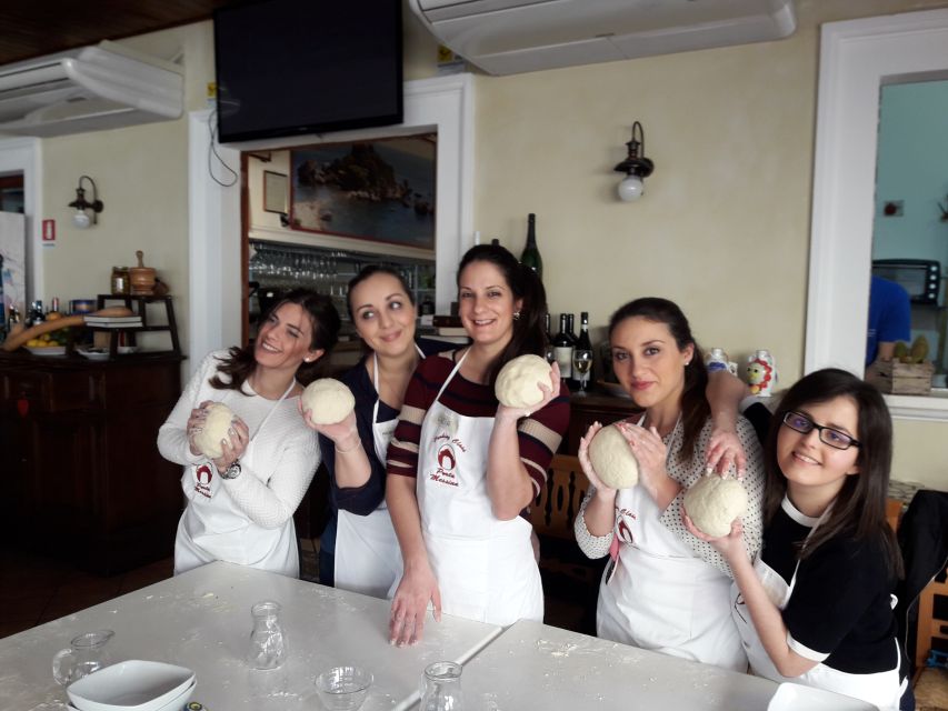 Taormina: Half-Day Pizza Making Class - A Sicilian break with cheese, meat, and wine