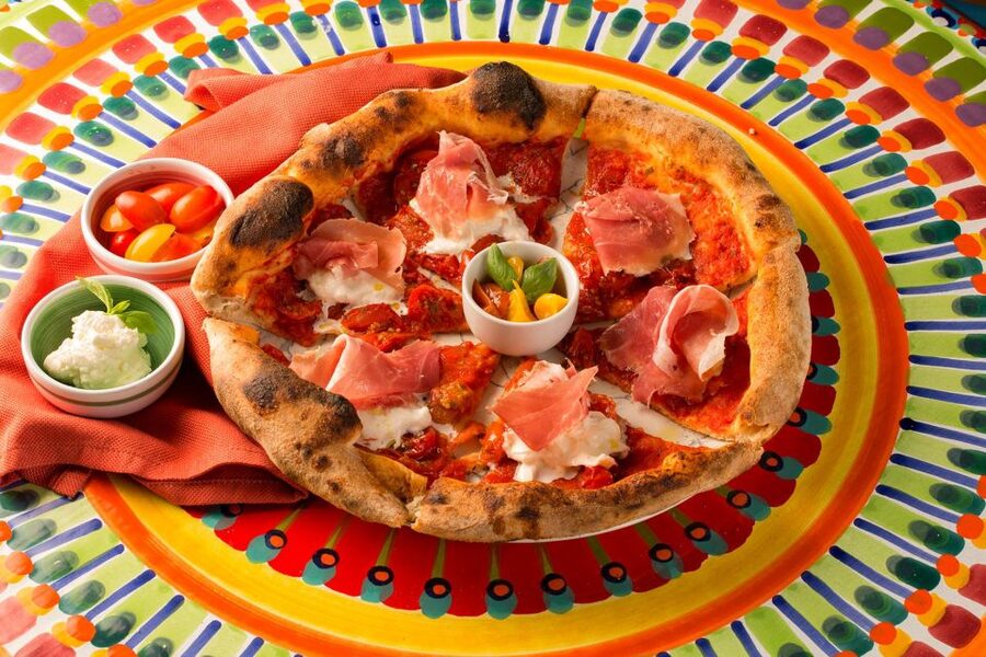 Taormina Pizza making class - The atmosphere, group size, and noise
