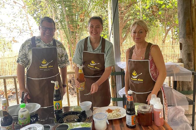 Team Aim Thai Cooking School (#1 Cooking Class in Chiang Mai) - Eating everything or taking it away