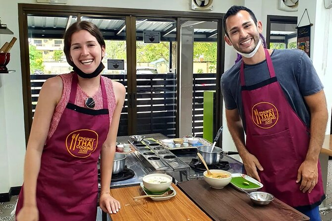 Thai Cooking Class in Phuket - Making curry paste the old-fashioned way