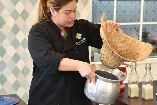 Thai Cooking Class with Market Tour in Sathon Bangkok - Group size, pace, and the kind of class to expect