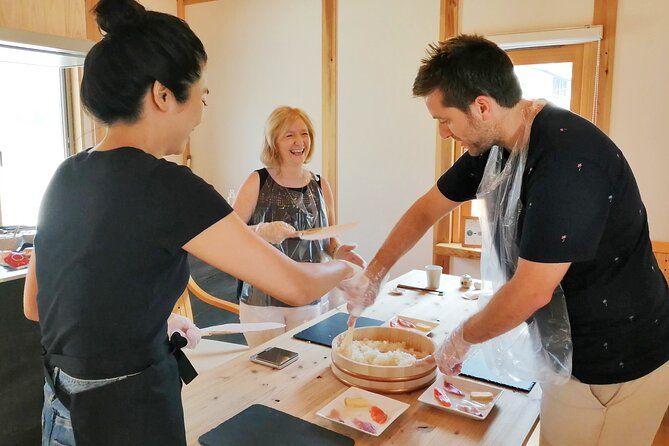 The Original Small-Group Sushi Making Class in Kyoto - Rolling maki without making a mess