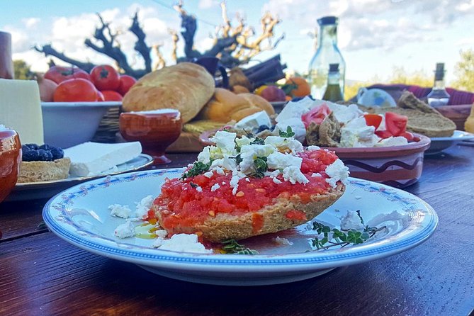The Real Cretan Cooking Experience - Meeting the family and hearing the local story