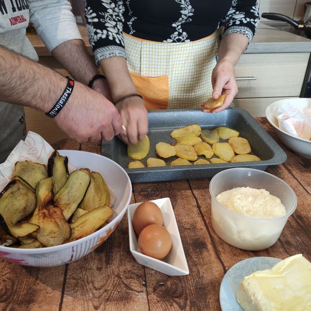 Thessaloniki: Cooking & Dining Experience with Greek Family - A Greek evening that starts in a private home