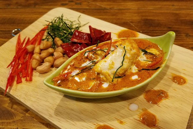 Tingly Thai Cooking Class with Morning Market Tour - What the market adds to the food