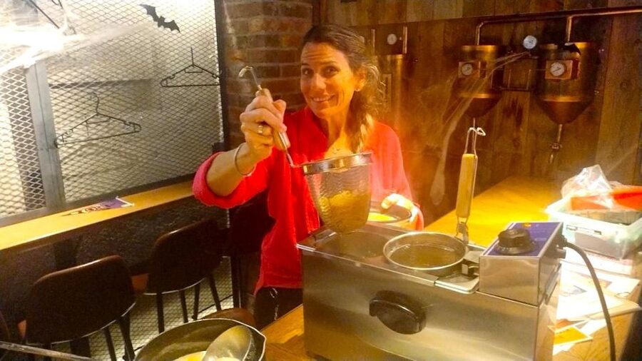 Tokyo: Easy Ramen Cooking Experience in Kabukicho, Shinjuku - What happens inside Shinjuku Ale
