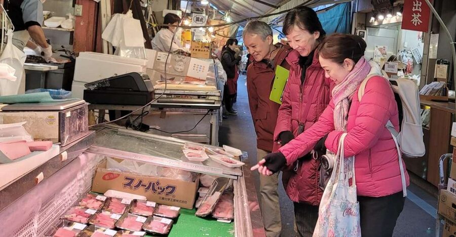 Tokyo: Tsukiji Market Guided Tour & Sushi-Making Experience - What the market tells you about Japanese food