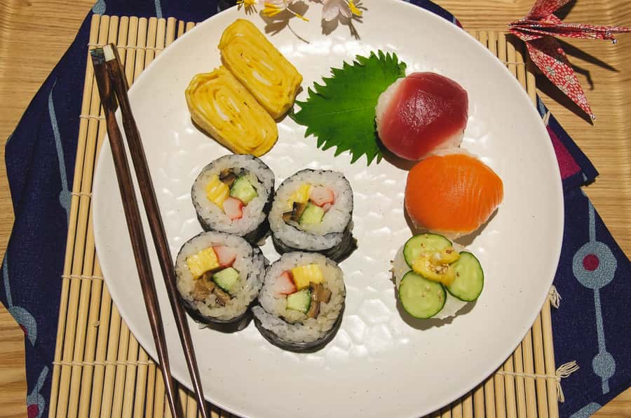 Tokyo: Tsukiji Market Walking Tour & Sushi Cooking Class - Lunch is the best measure of the class
