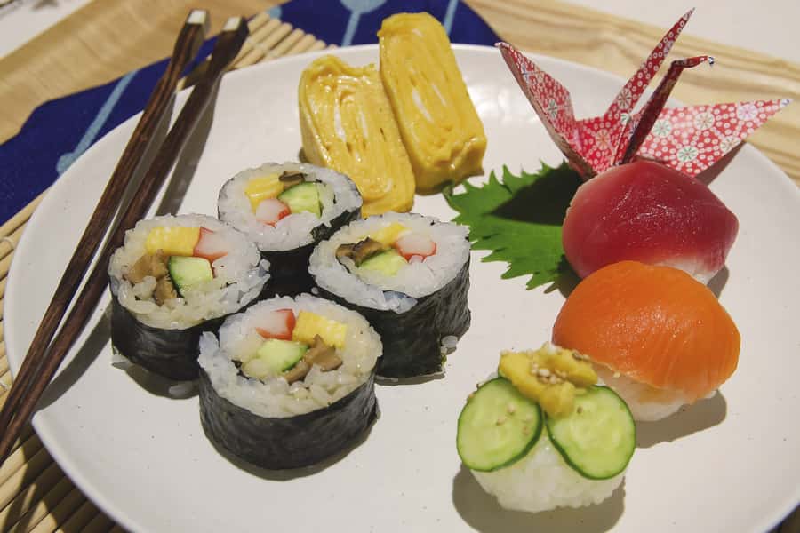 Tokyo: Tsukiji Market Walking Tour & Sushi Cooking Class - Who will enjoy this most?