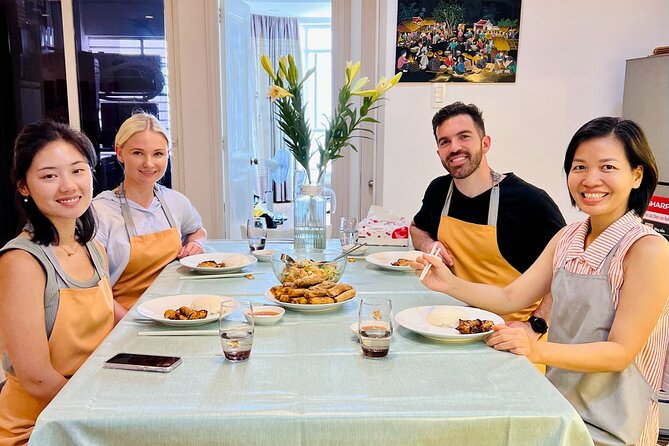 Top-rated Home Cooking Class with a River View AC Kitchen - The 24th-floor kitchen and river view
