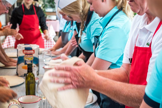 Toss, Bake, Cheers! - Sorrento Pizza Making Class with Wine - Group size, pace, and who will enjoy it