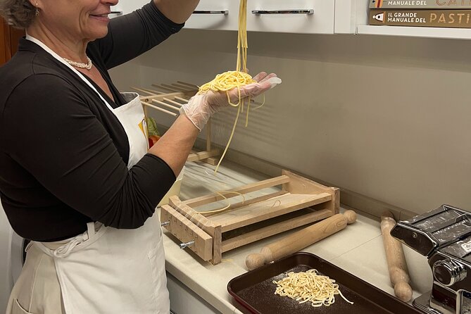 Traditional Home Cooking Experience in Venice - The meal, wine, and social side