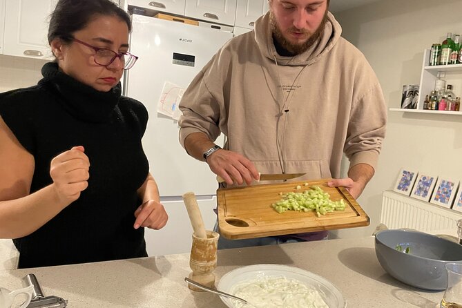 Traditional Home Cooking with a Local in İstanbul City Center - Meeting Gülşah and entering her kitchen