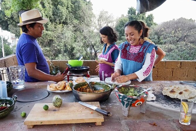 Traditional Oaxaqueña Cooking with Grandma's Recipes - Timing, group size, and practical planning