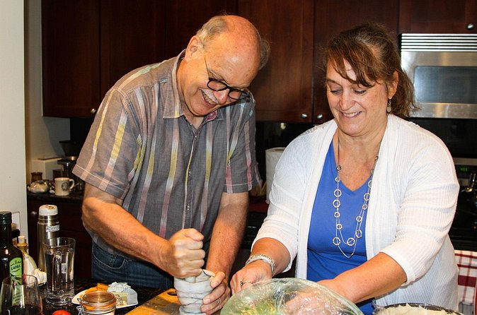 Traveling Spoon Chicago-Style Deep Dish Pizza Private Online Cooking Class - Dietary preferences and cooking confidence