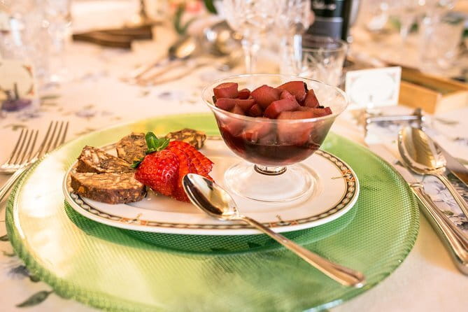 Typical Dining & Cooking Demo at Local's Home in Florence - Who should book this experience?