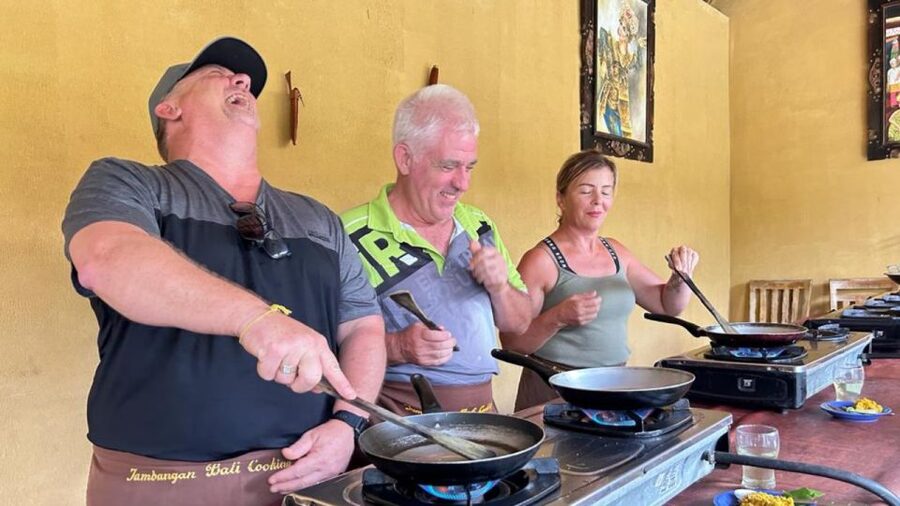 Ubud: Balinese Cooking Class with Hotel Transfers - Cooking a full Balinese meal