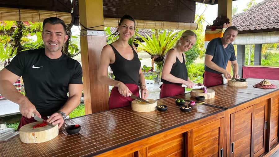 Ubud: Cooking Class with Transfers and Optional Market Visit - A cooking class built around participation