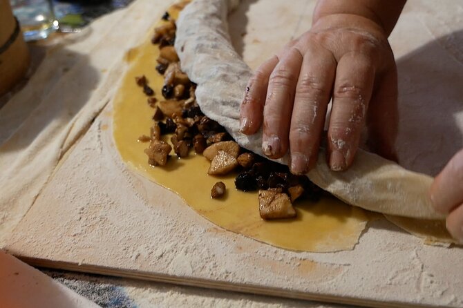 Umbrian Regional and Traditional Cooking Class with Lunch in Assisi - The Malvarina setting and the trip from Assisi