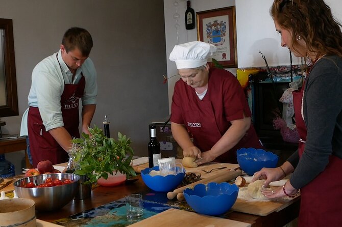 Umbrian Regional and Traditional Cooking Class with Lunch in Assisi - Dietary needs, access, and group size