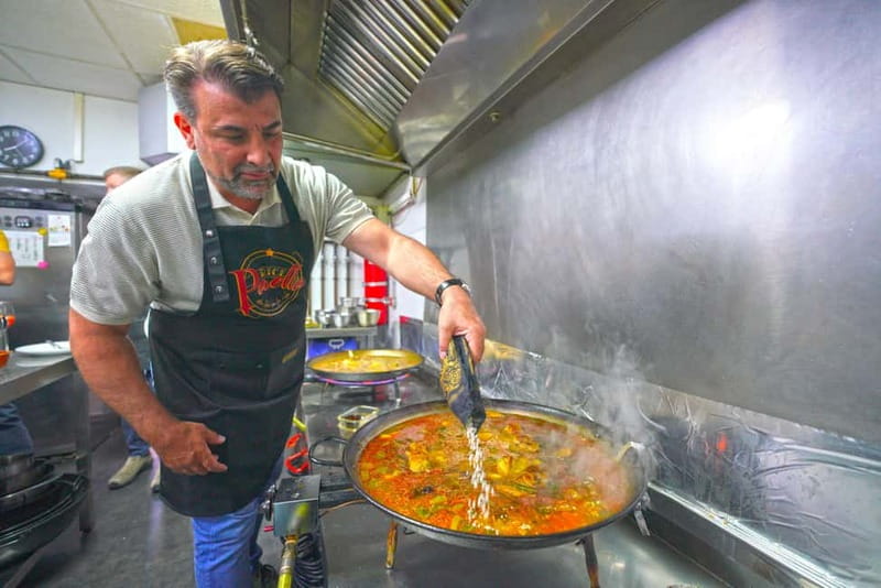 Valencia: Traditional Paella Cooking Class and Dinner - Why a Paella Class Makes Sense in Valencia