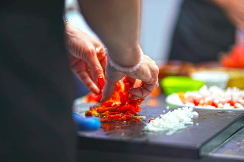 Valencia: Traditional Paella Cooking Class and Dinner - Sitting Down to Eat What You Made