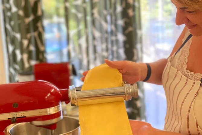 Varenna Walking Tour and Cooking Class - From Lakefront Lanes to a Pasta Table