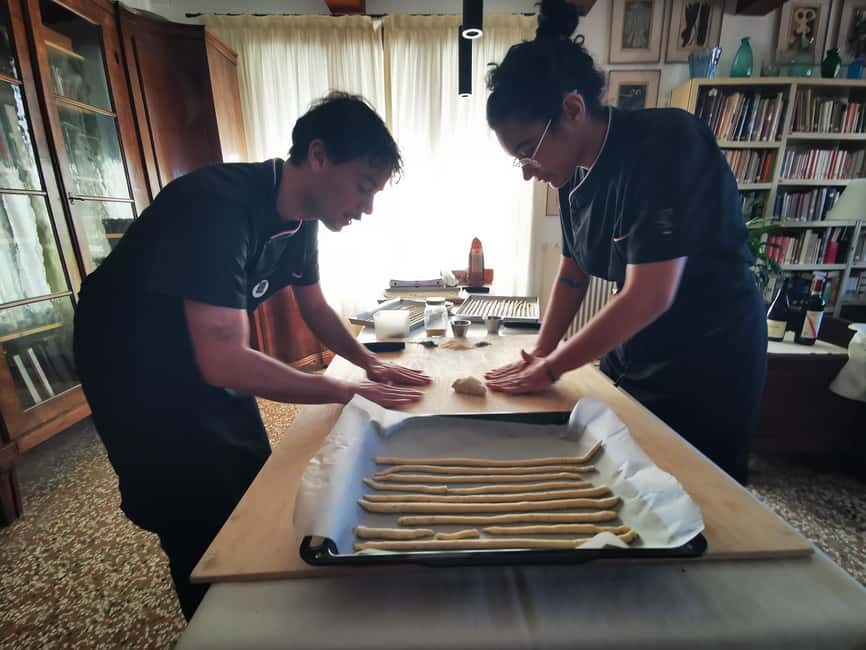 Venice: Cooking Class with Tiramisu and Pasta Making - A cooking class inside a Venetian family home