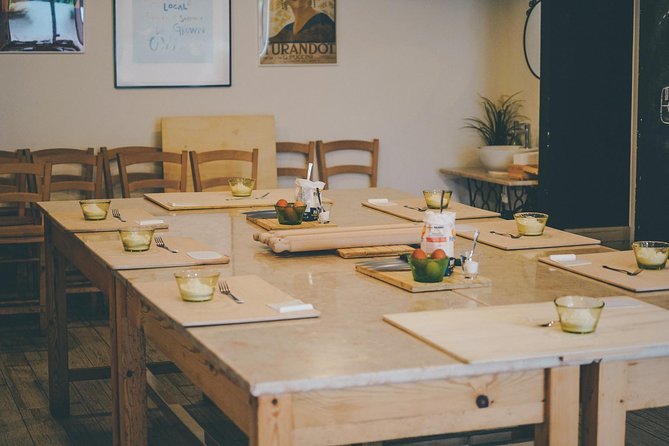 Verona: Italian Cooking Class with Pasta, Risotto and Tiramisù - Meeting at Via Teatro Ristori and reaching the kitchen
