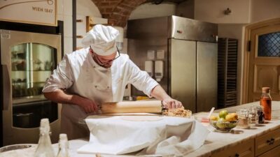 Vienna: Gerstner KuK Hofzuckerbäcker Baking Show & Tasting