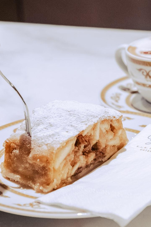 Vienna: Gerstner KuK Hofzuckerbäcker Baking Show & Tasting - Who will enjoy this most?