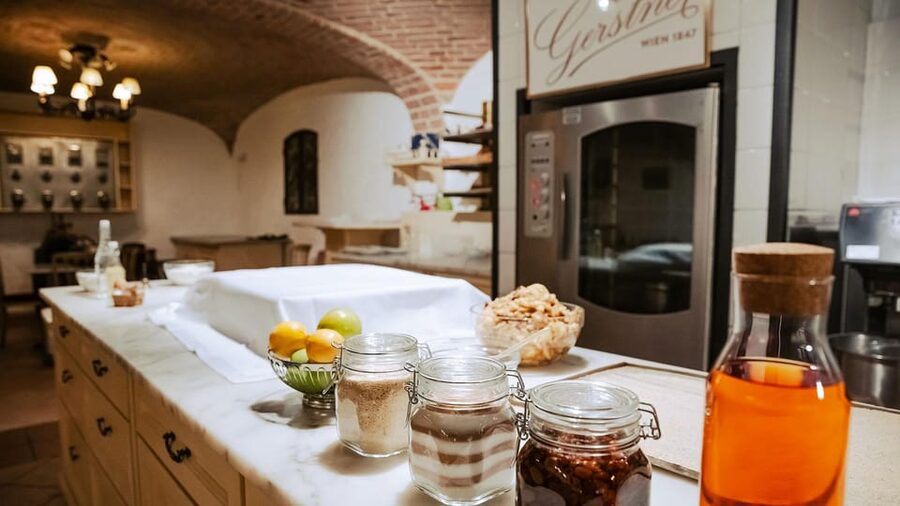 Vienna: Gerstner KuK Hofzuckerbäcker Baking Show & Tasting - Practical tips before you go
