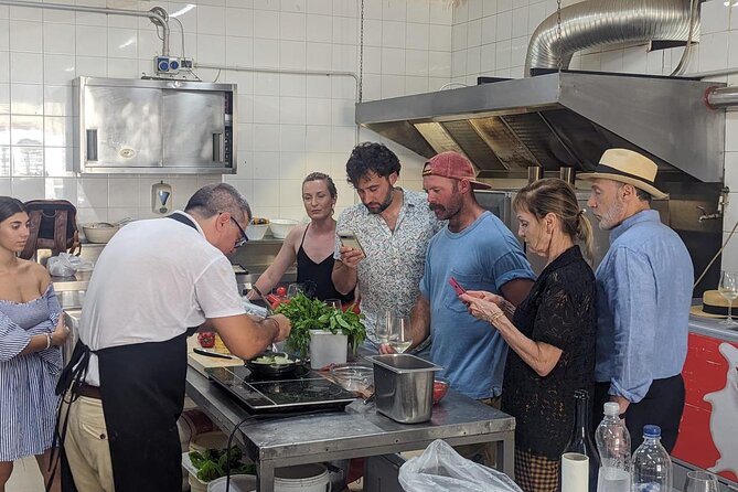 Visit of the Ortigia market and cooking class of typical dishes - Who will get the most from this class?