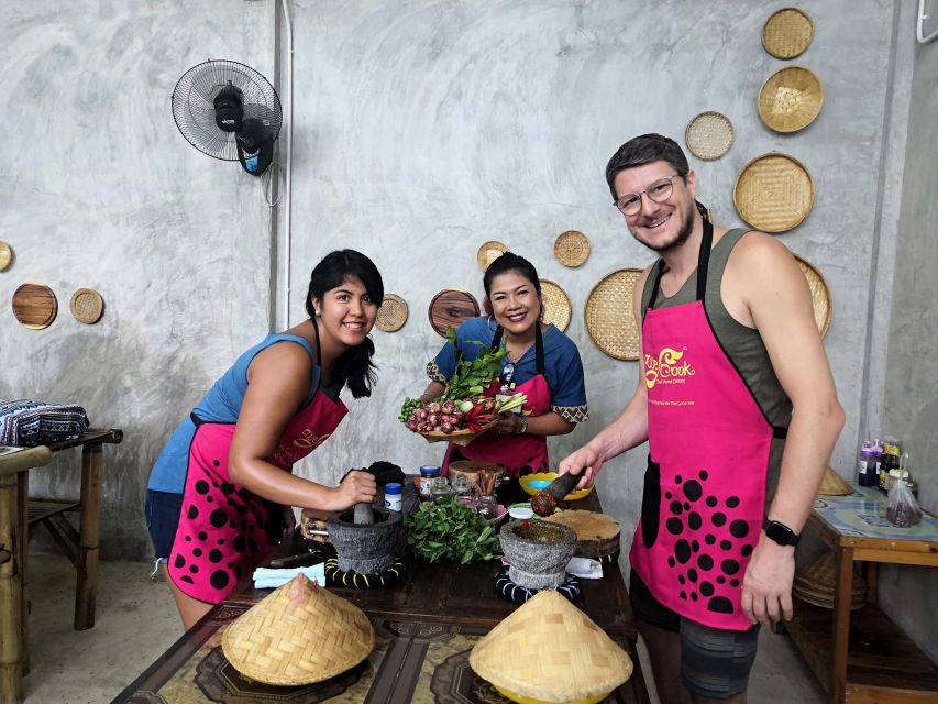 We Cook Thai Home Garden Cooking School - Morning or evening: choosing the better session