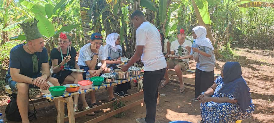 Zanzibar: Spice Farm Tour with Traditional Cooking Lesson - The spice shop and what to buy